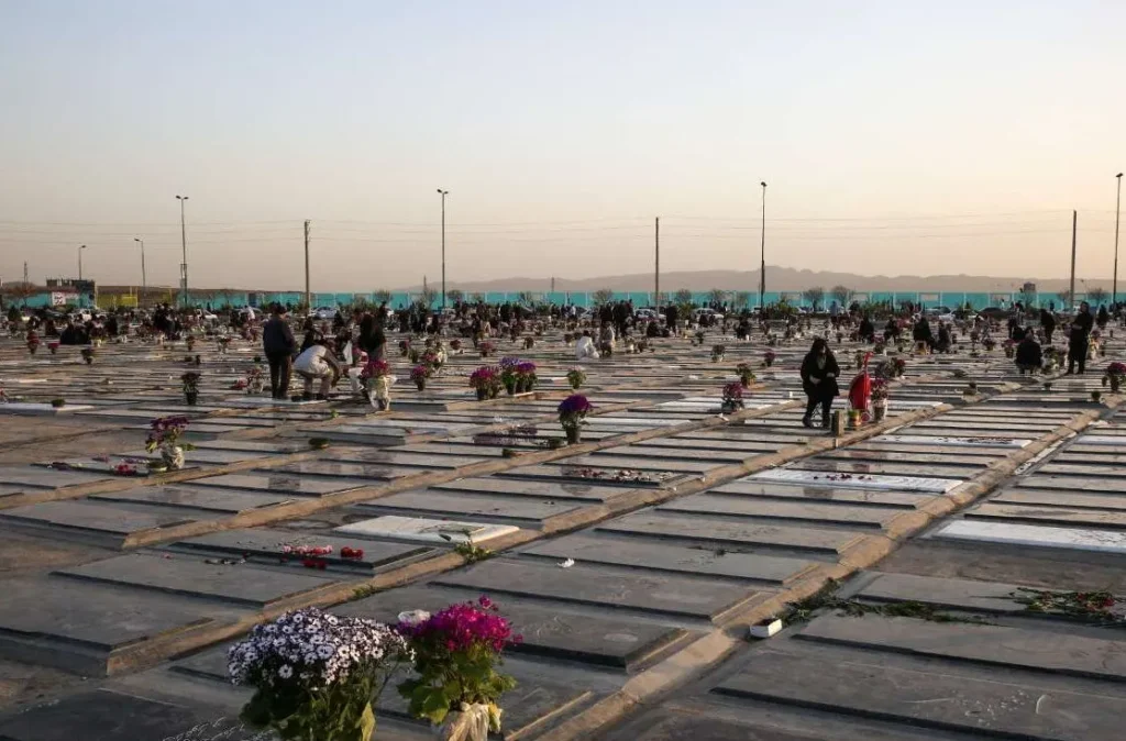 راهنمای کامل نحوه نگهداری و تمیز کردن سنگ مزار – روش های 1404 